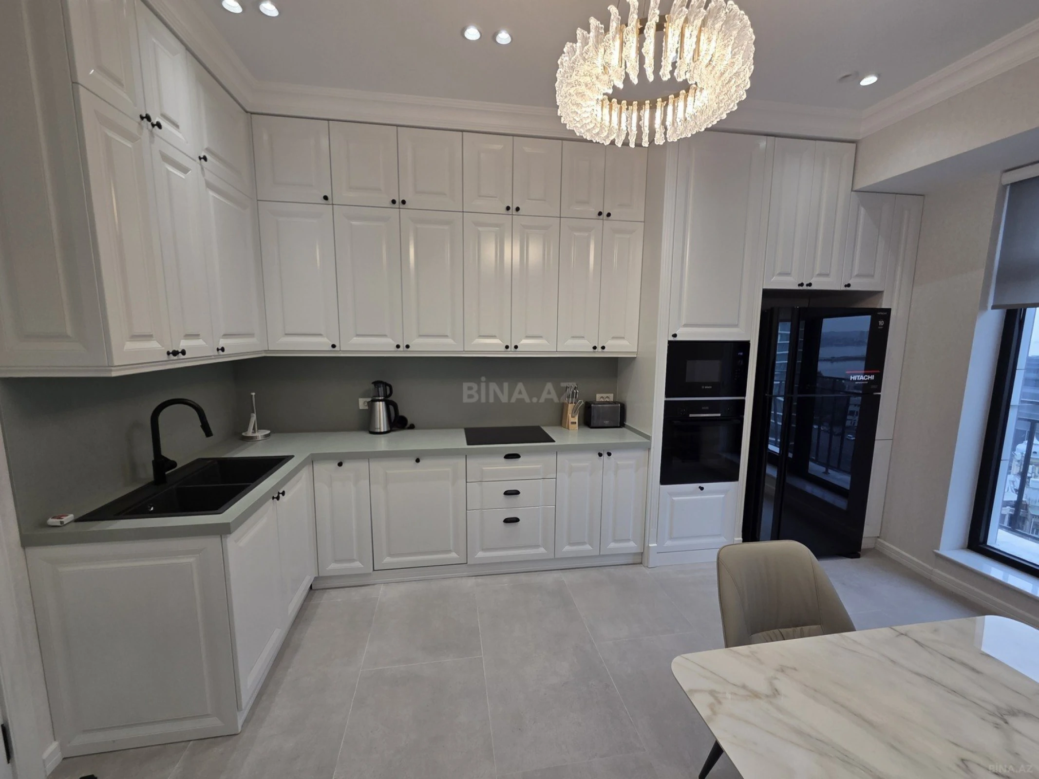 Kirayə verilir 2 otaqlı mənzil 120 m²