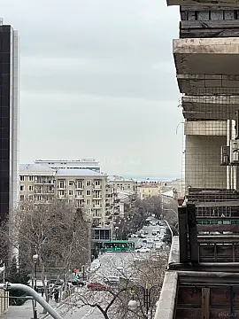 Satılır 4 otaqlı mənzil 130 m²