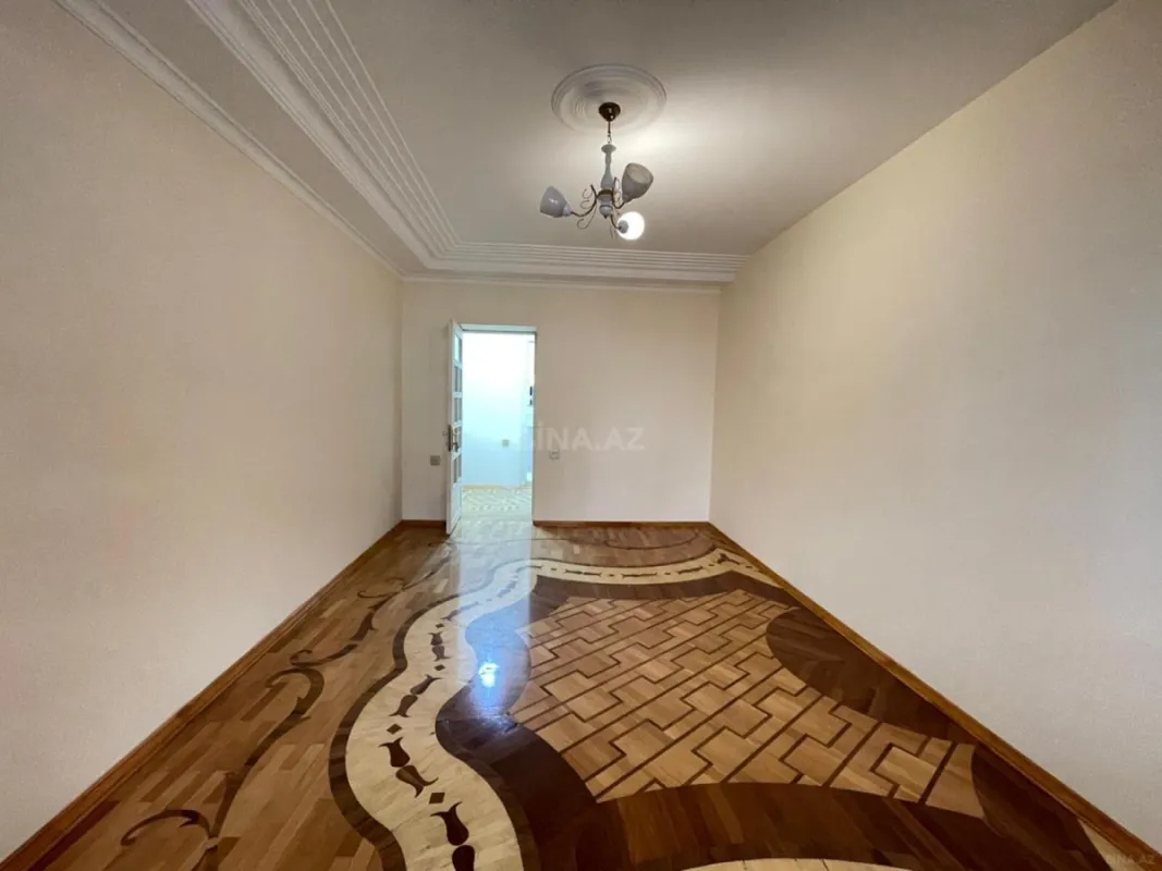 Satılır 4 otaqlı mənzil 130 m²
