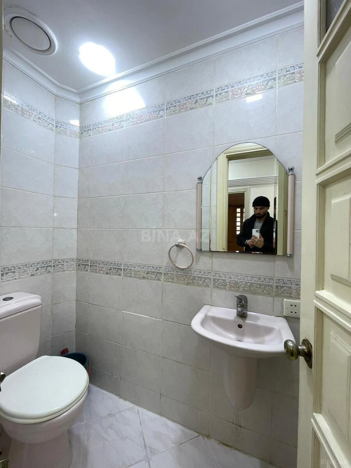 Satılır 4 otaqlı mənzil 130 m²