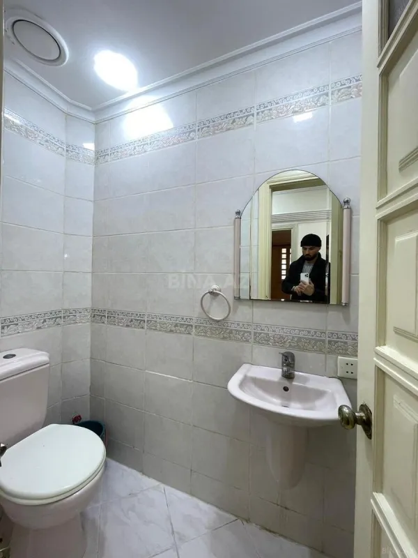 Satılır 4 otaqlı mənzil 130 m²