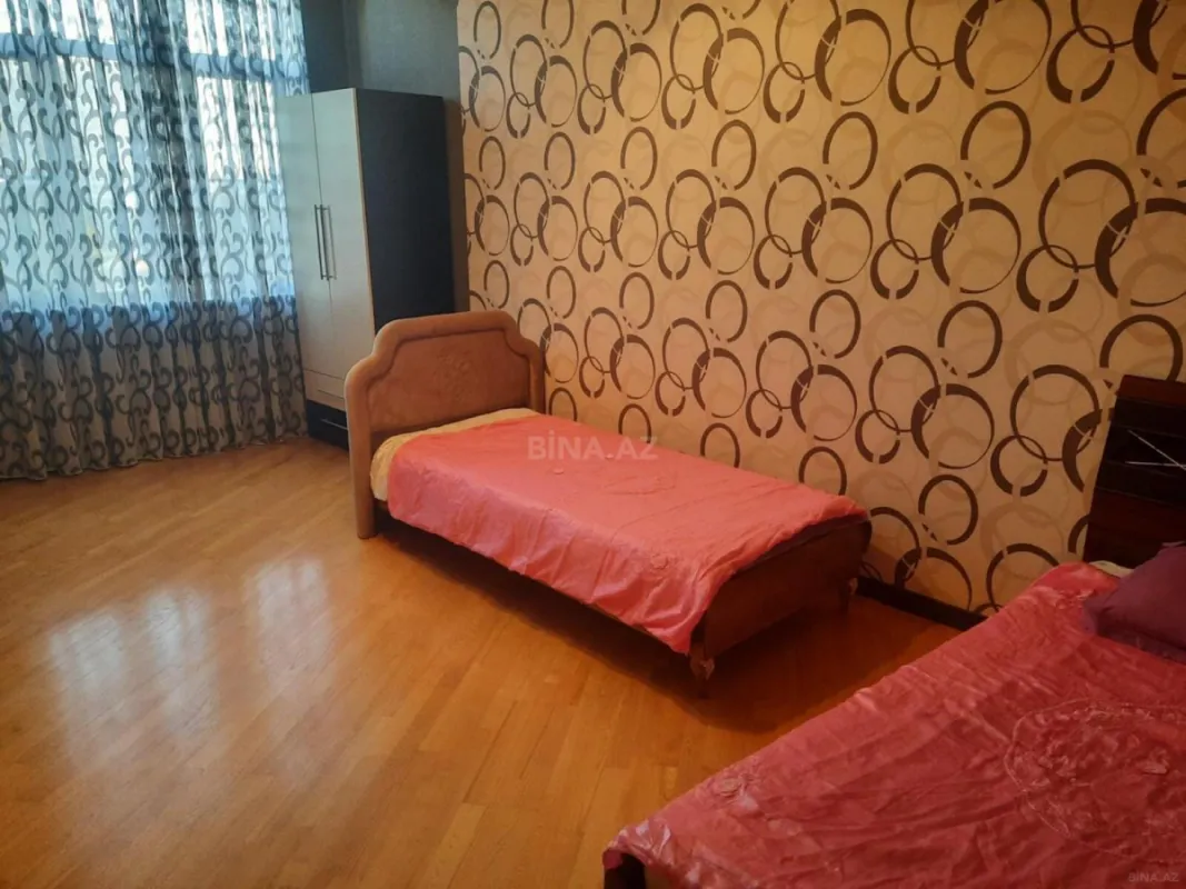 Kirayə verilir 3 otaqlı mənzil 138 m²