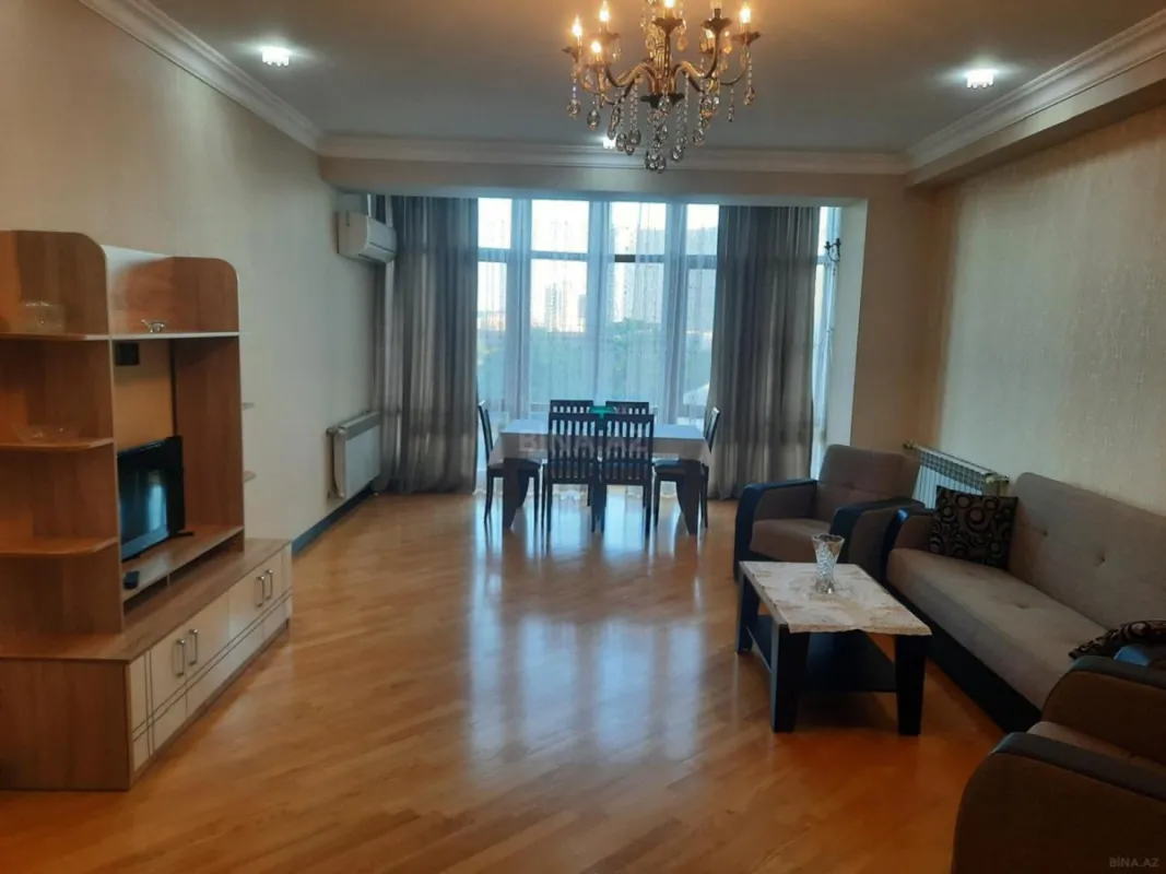 Kirayə verilir 3 otaqlı mənzil 138 m²