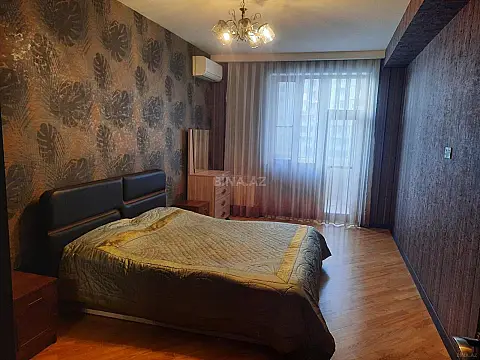 Kirayə verilir 3 otaqlı mənzil 138 m²