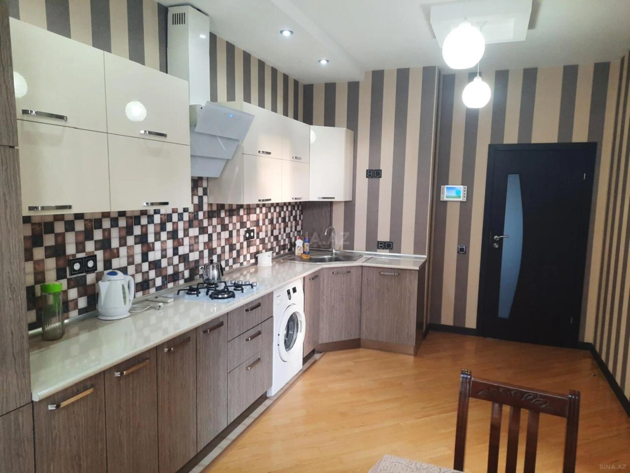 Kirayə verilir 3 otaqlı mənzil 138 m²