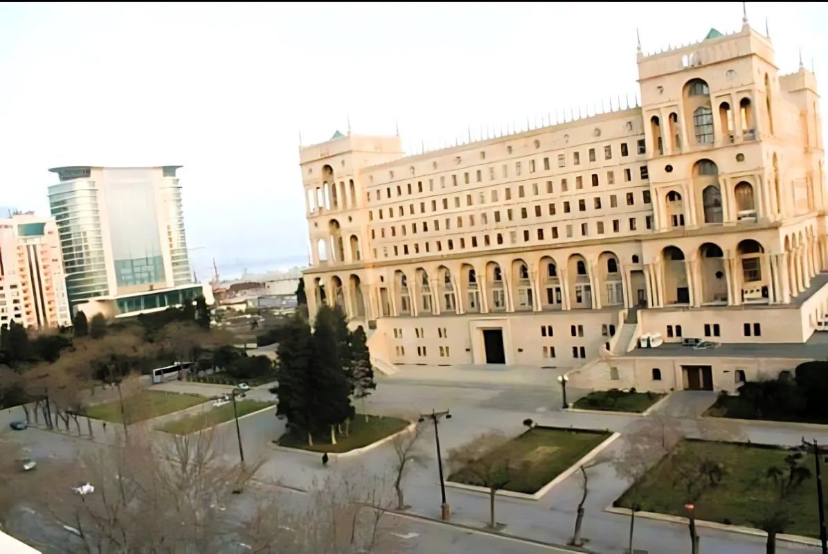 Kirayə verilir 3 otaqlı mənzil 100 m²