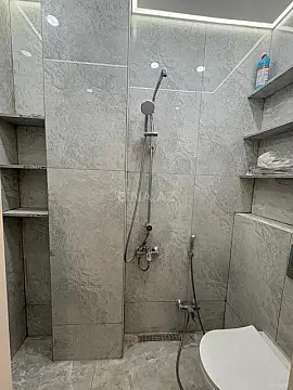 Satılır 2 otaqlı mənzil 73 m²
