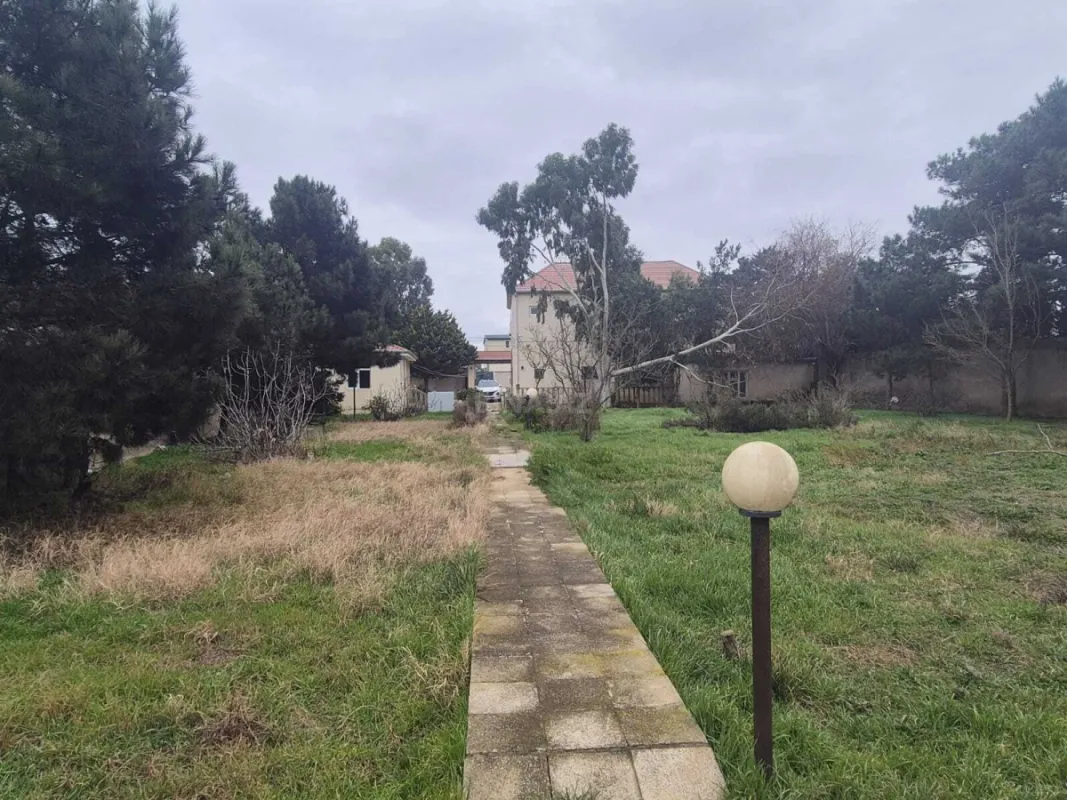 Satılır 7 otaqlı həyət evi 450 m²