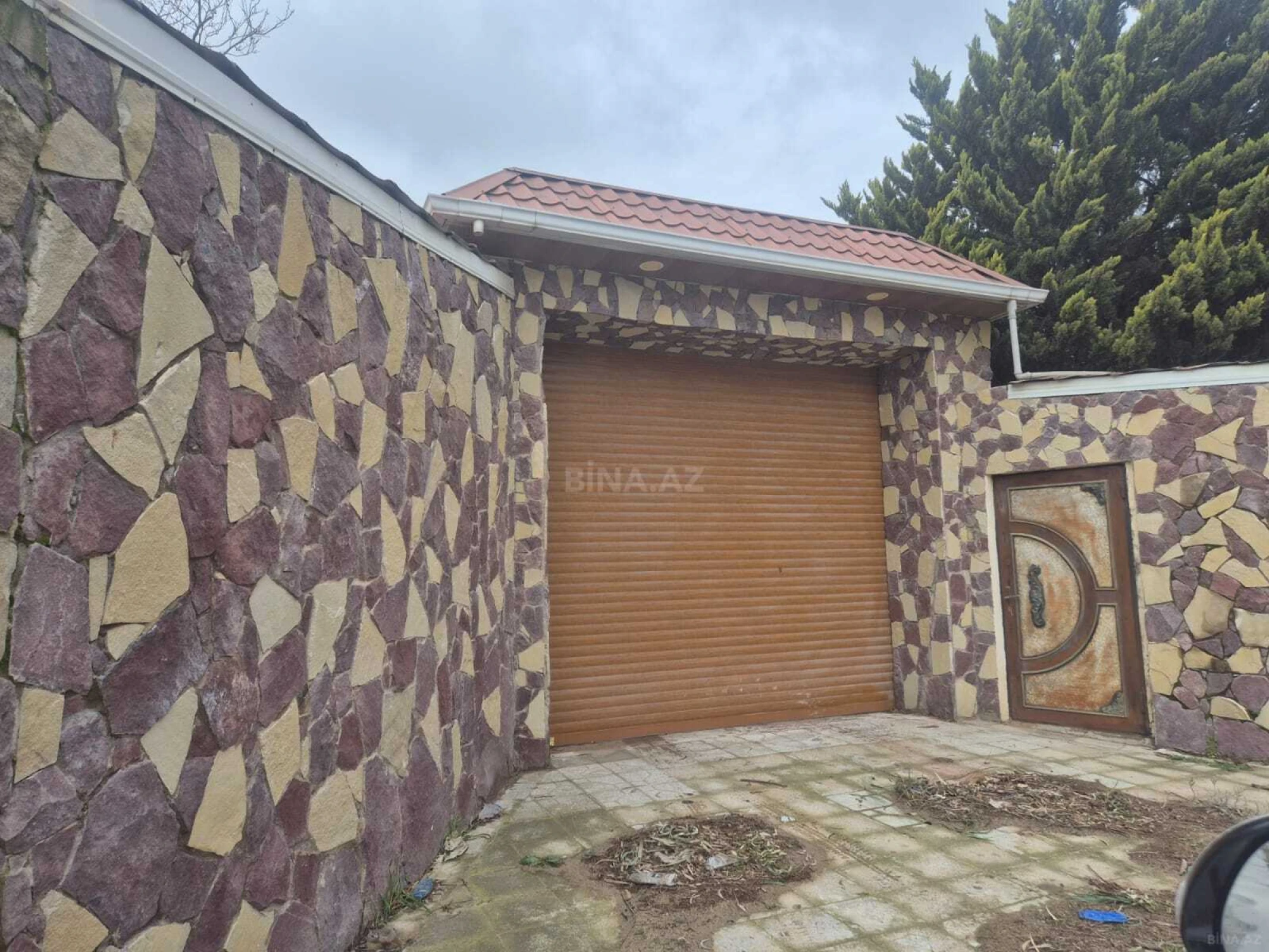 Satılır 7 otaqlı həyət evi 450 m²