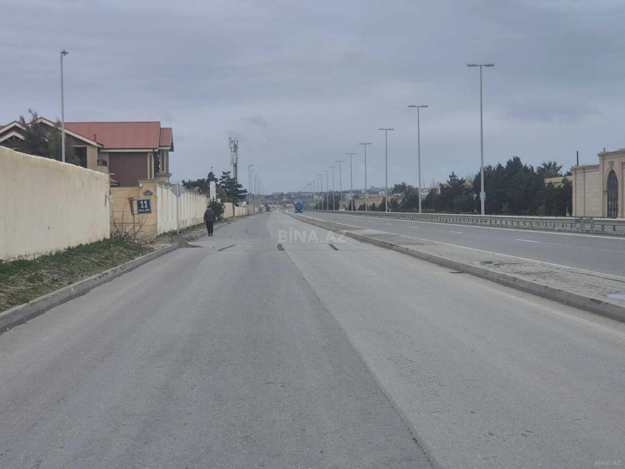 Satılır 7 otaqlı həyət evi 450 m²