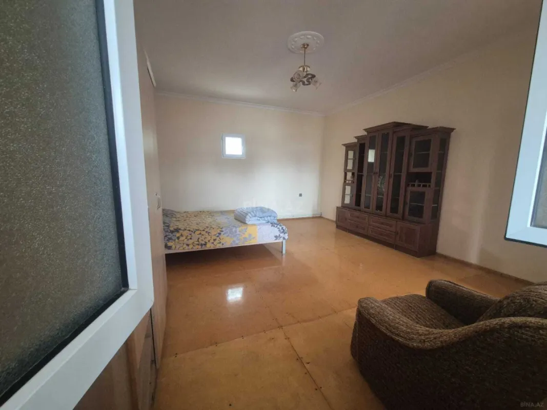 Satılır 7 otaqlı həyət evi 450 m²