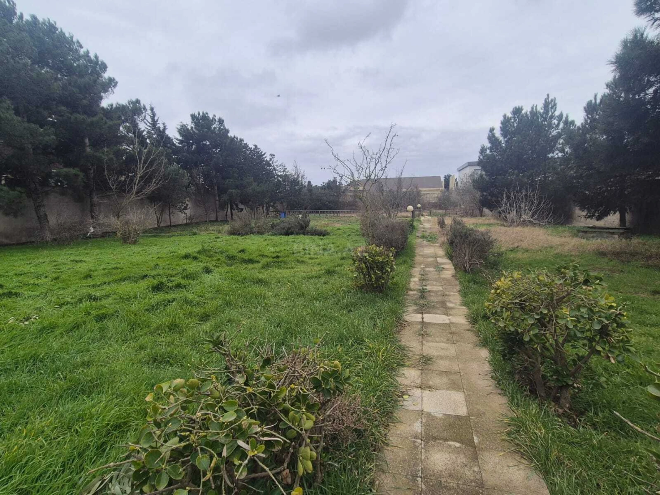 Satılır 7 otaqlı həyət evi 450 m²