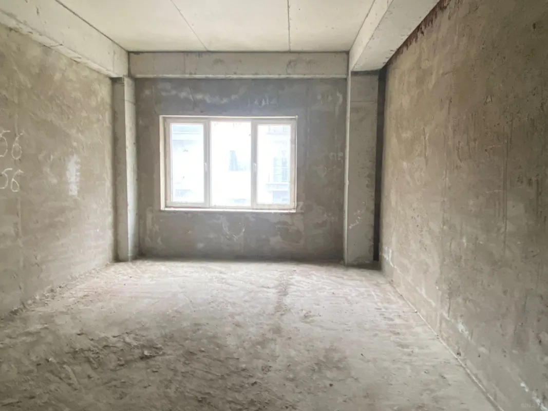 Satılır 3 otaqlı mənzil 130 m²