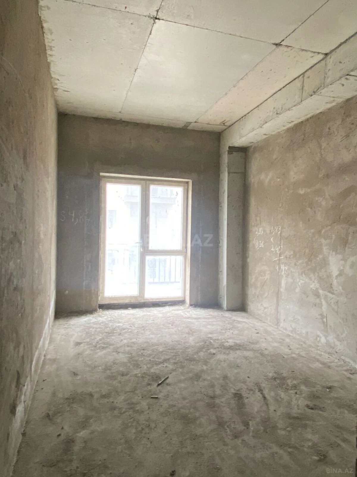 Satılır 3 otaqlı mənzil 130 m²