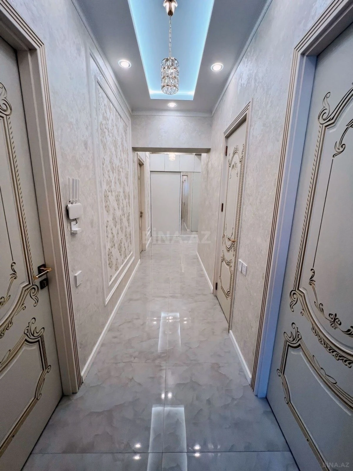 Satılır 4 otaqlı mənzil 100 m²