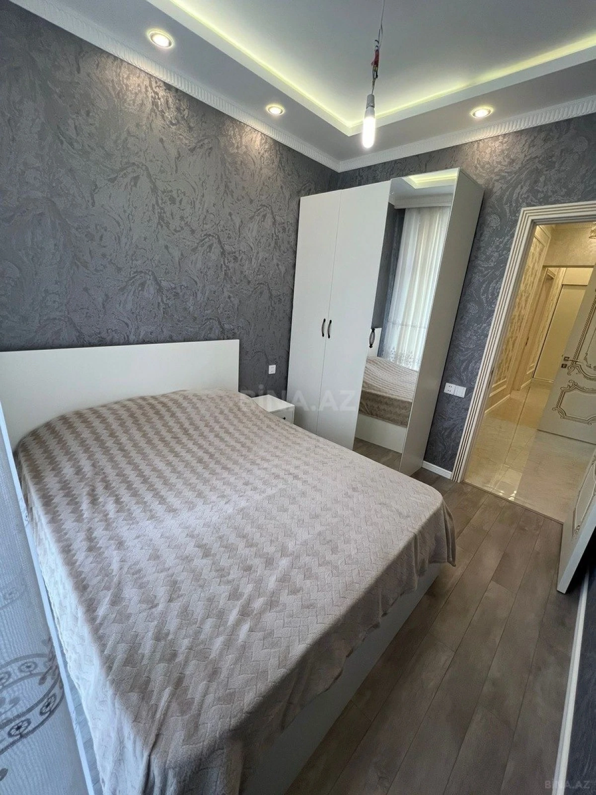 Satılır 4 otaqlı mənzil 100 m²