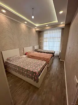 Satılır 4 otaqlı mənzil 100 m²