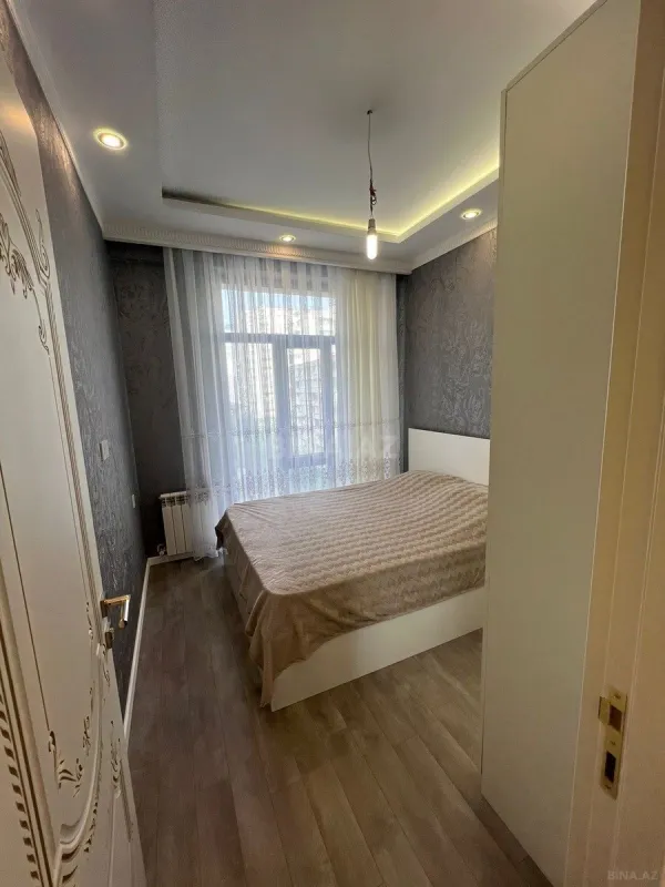 Satılır 4 otaqlı mənzil 100 m²