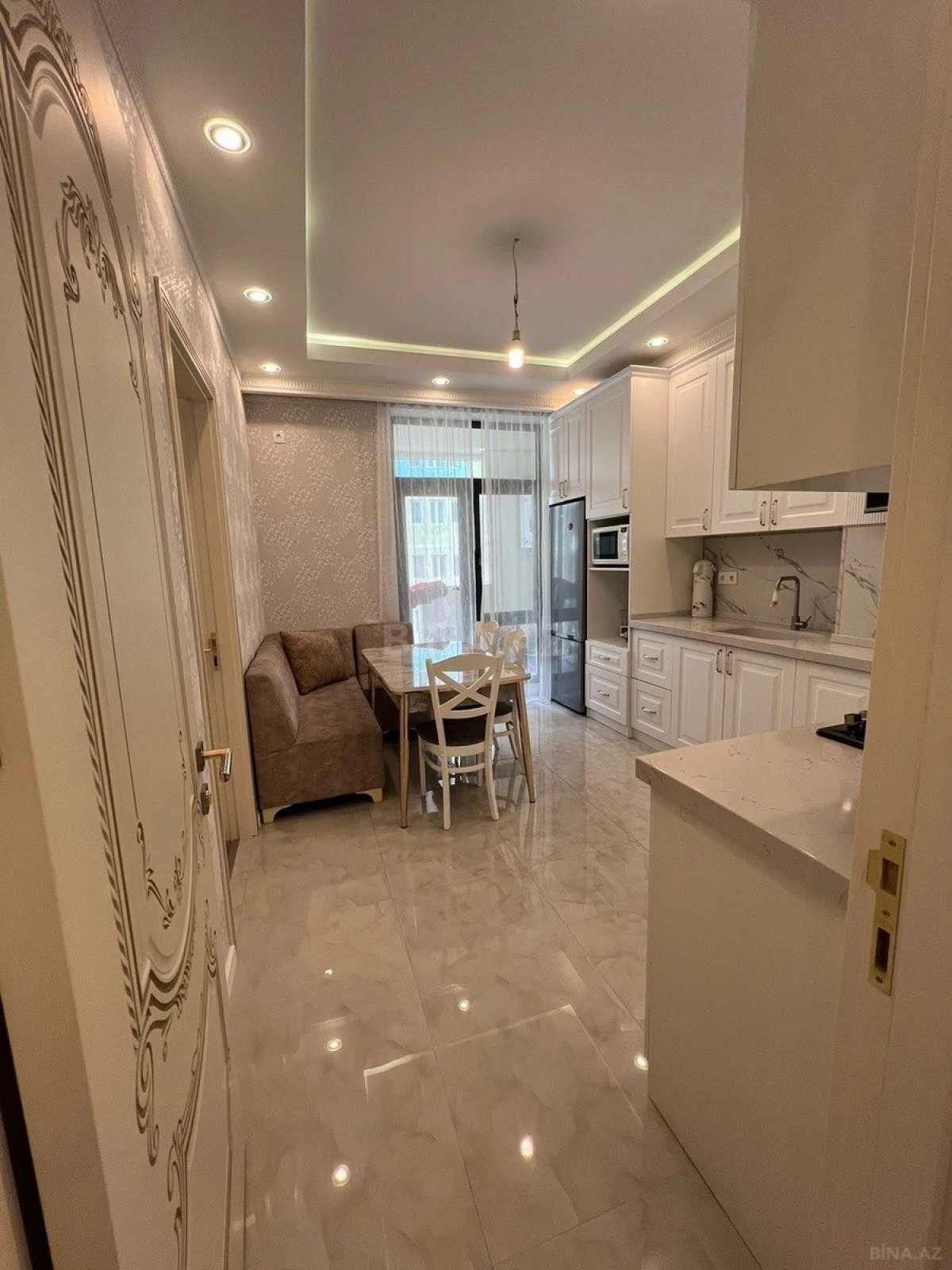 Satılır 4 otaqlı mənzil 100 m²