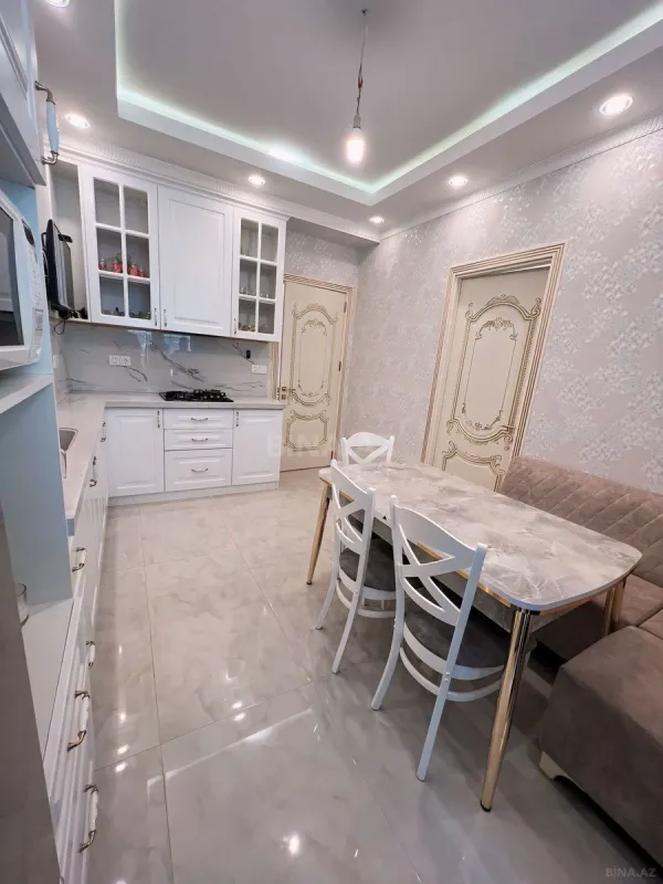 Satılır 4 otaqlı mənzil 100 m²