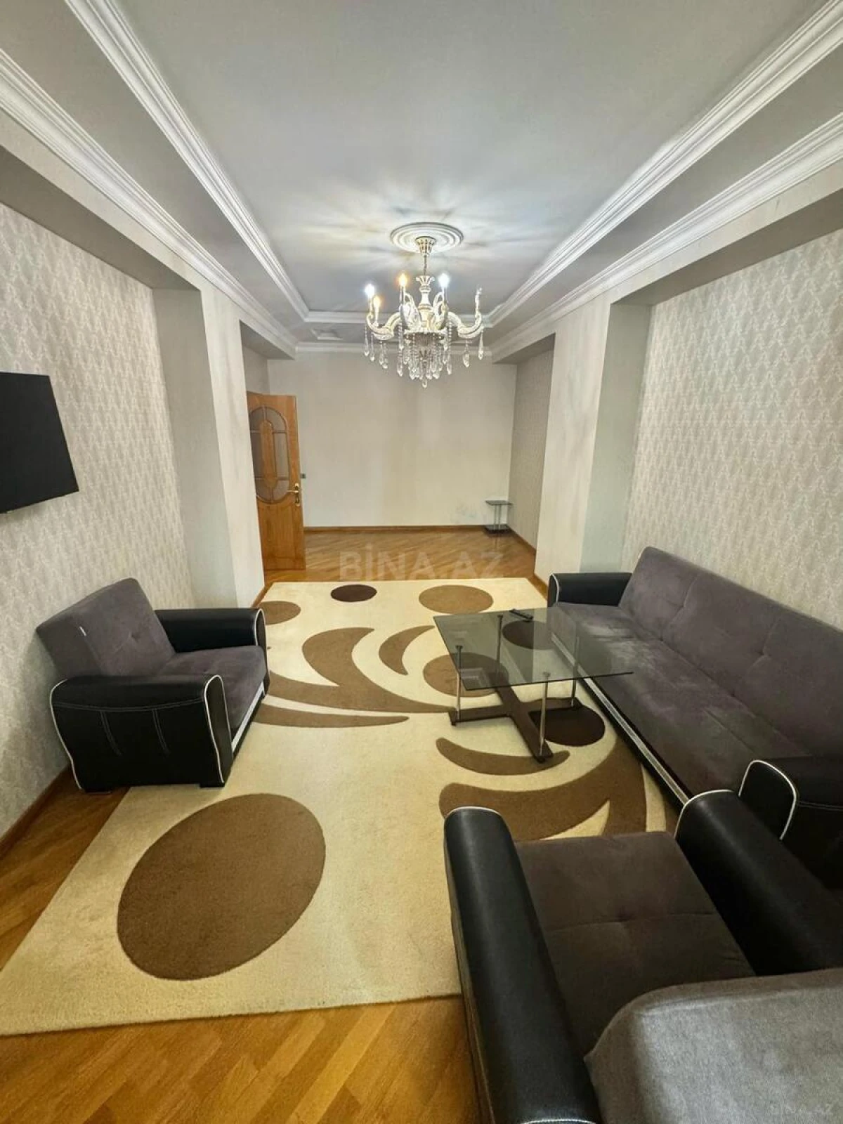 Kirayə verilir 3 otaqlı mənzil 165 m²