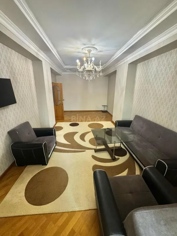 Kirayə verilir 3 otaqlı mənzil 165 m²