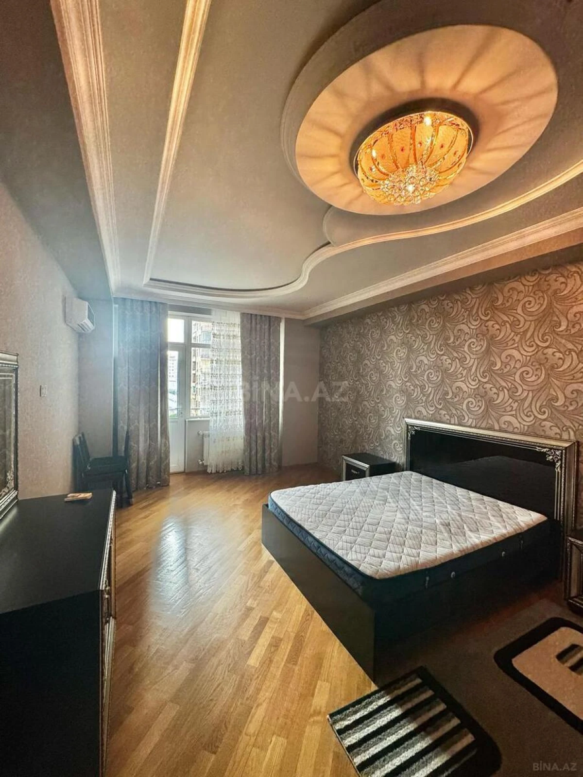 Kirayə verilir 3 otaqlı mənzil 165 m²