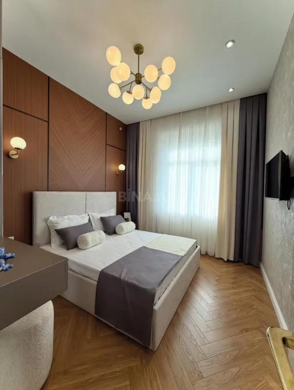 Kirayə verilir 3 otaqlı mənzil 145 m²