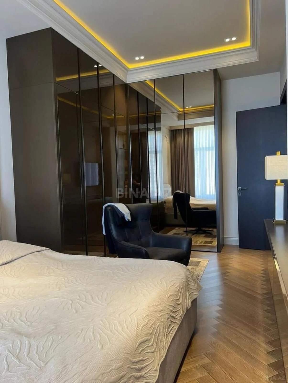 Kirayə verilir 3 otaqlı mənzil 145 m²