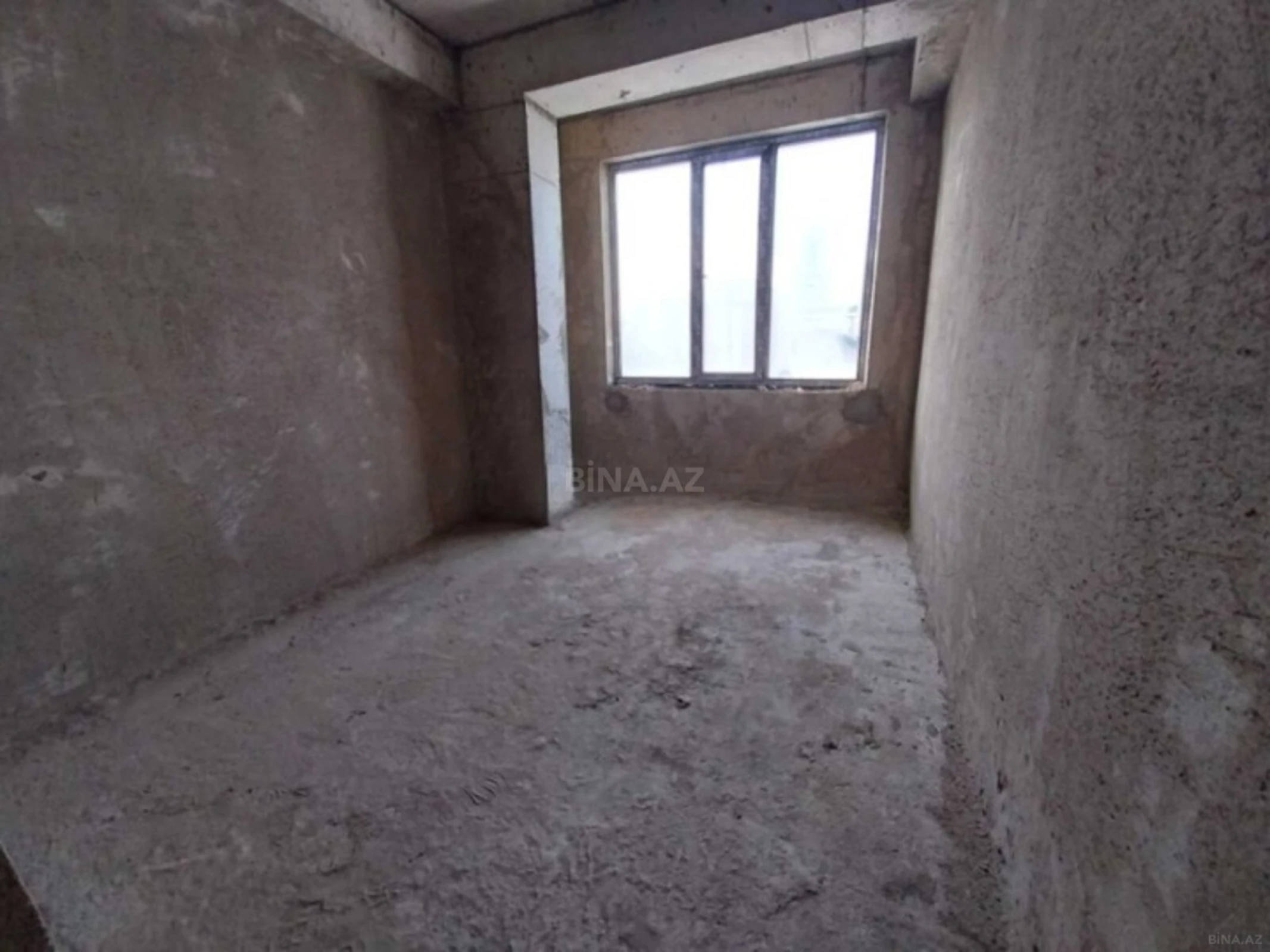 Satılır 3 otaqlı mənzil 135 m²