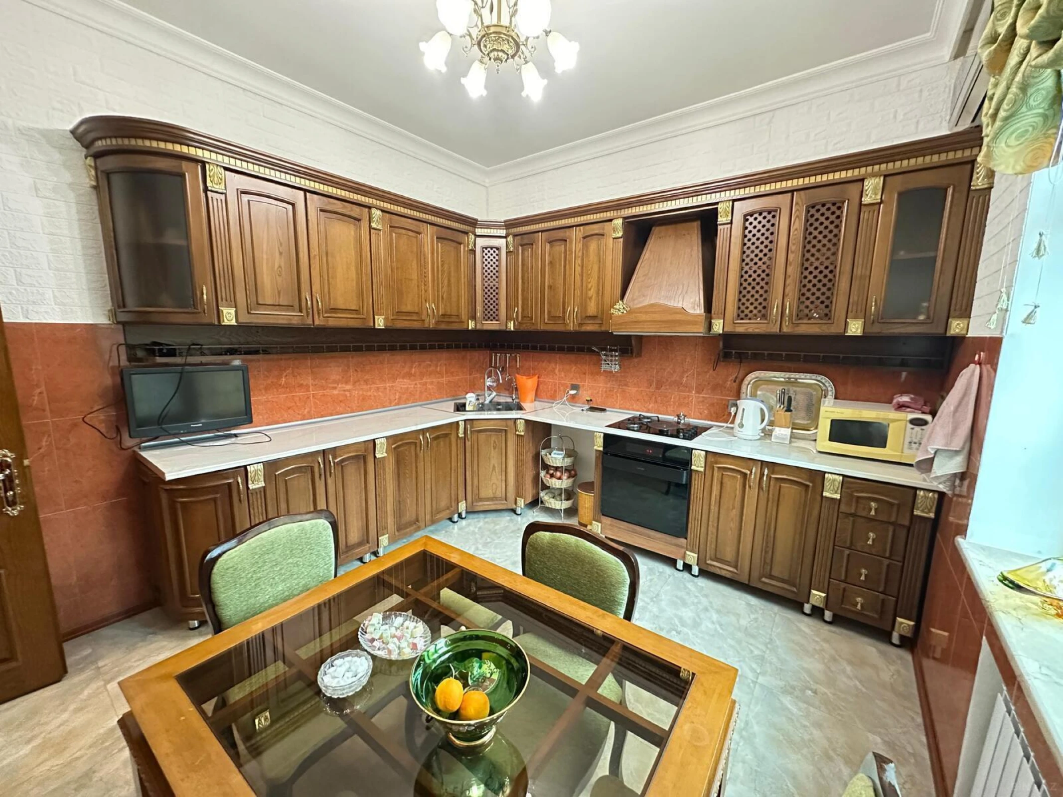 Satılır 5 otaqlı həyət evi 200 m²