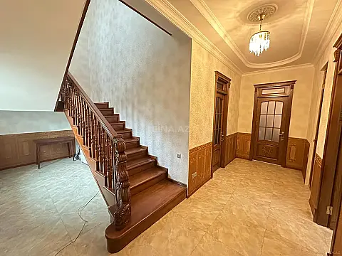 Satılır 5 otaqlı həyət evi 200 m²