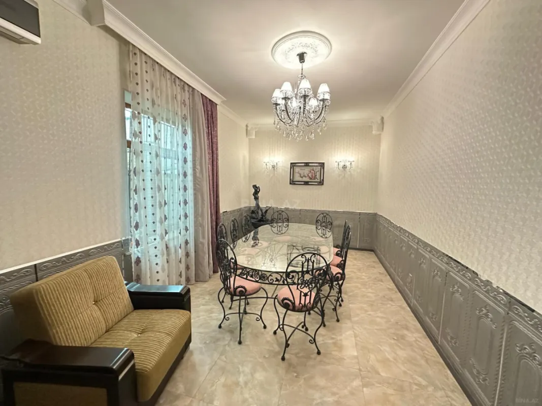 Satılır 5 otaqlı həyət evi 200 m²