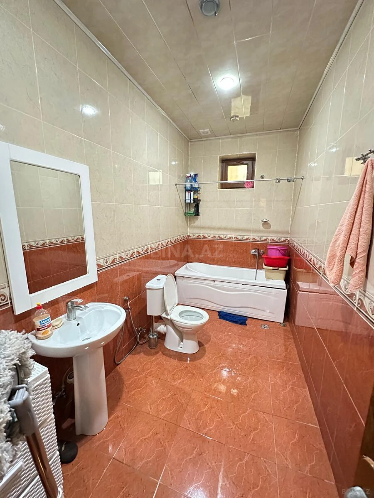 Satılır 5 otaqlı həyət evi 200 m²