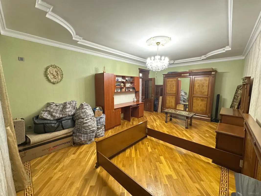 Satılır 5 otaqlı həyət evi 200 m²