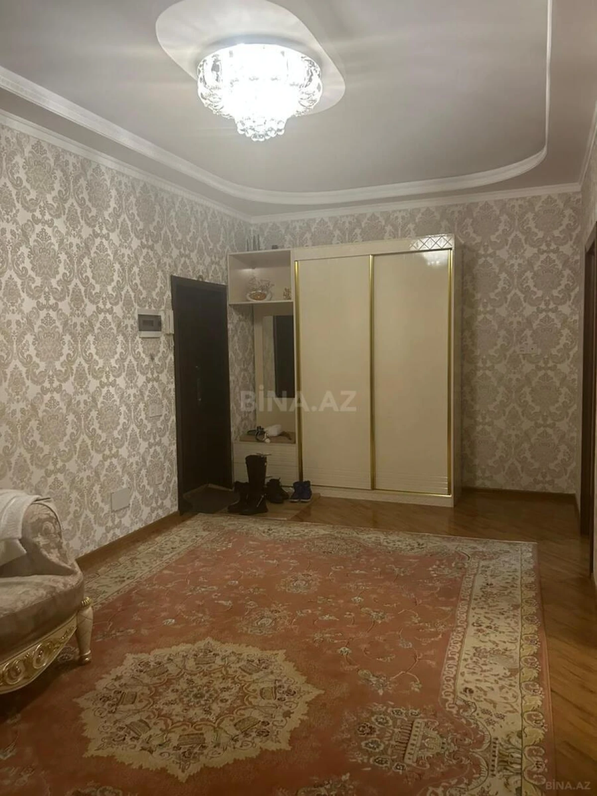 Satılır 2 otaqlı mənzil 105 m²