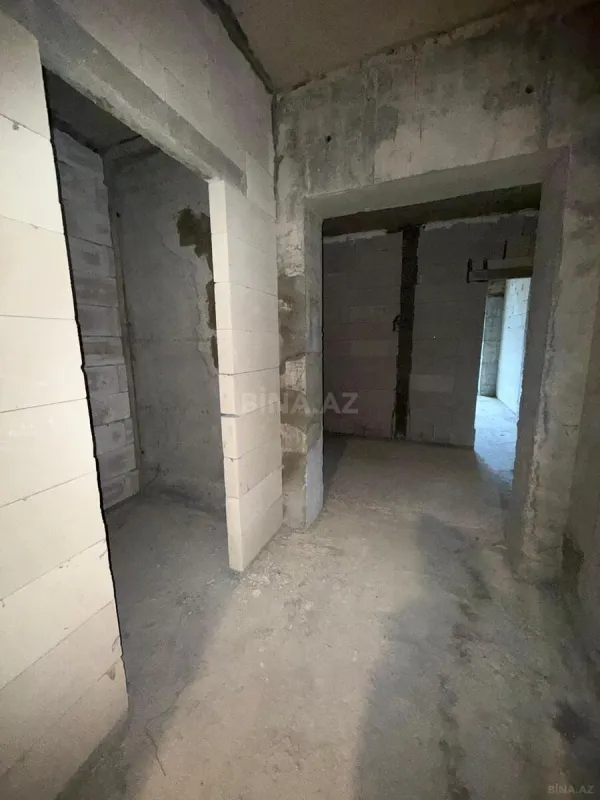 Satılır 4 otaqlı mənzil 178 m²