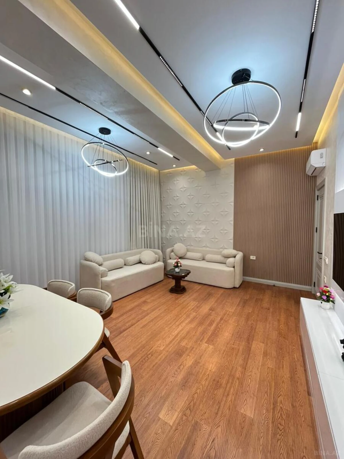 Satılır 2 otaqlı mənzil 90 m²