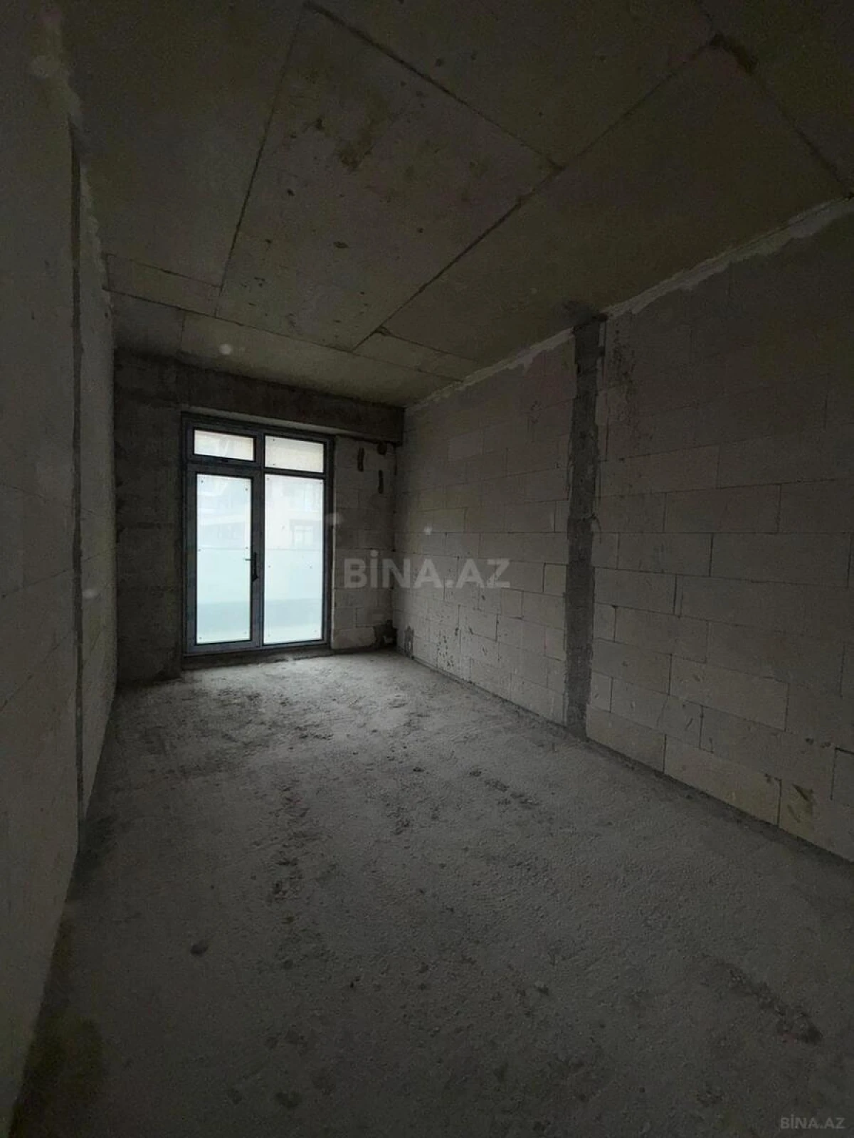 Satılır 2 otaqlı mənzil 106 m²