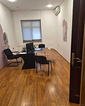 Kirayə verilir 6 otaqlı ofis 200 m²
