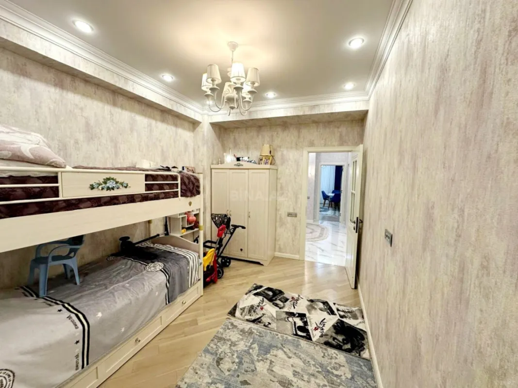 Satılır 3 otaqlı mənzil 119 m²