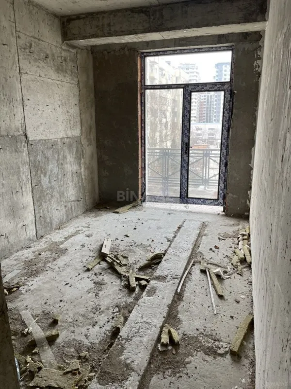 Satılır 3 otaqlı mənzil 137 m²