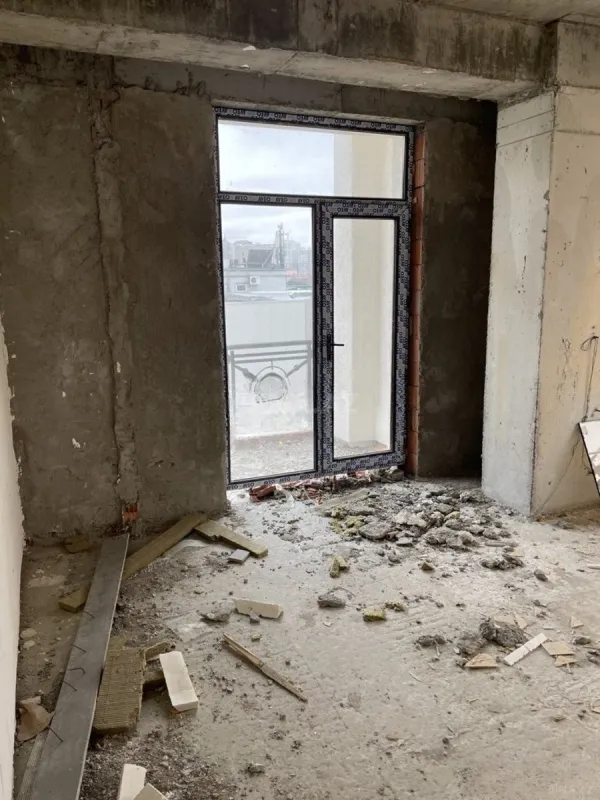 Satılır 3 otaqlı mənzil 137 m²