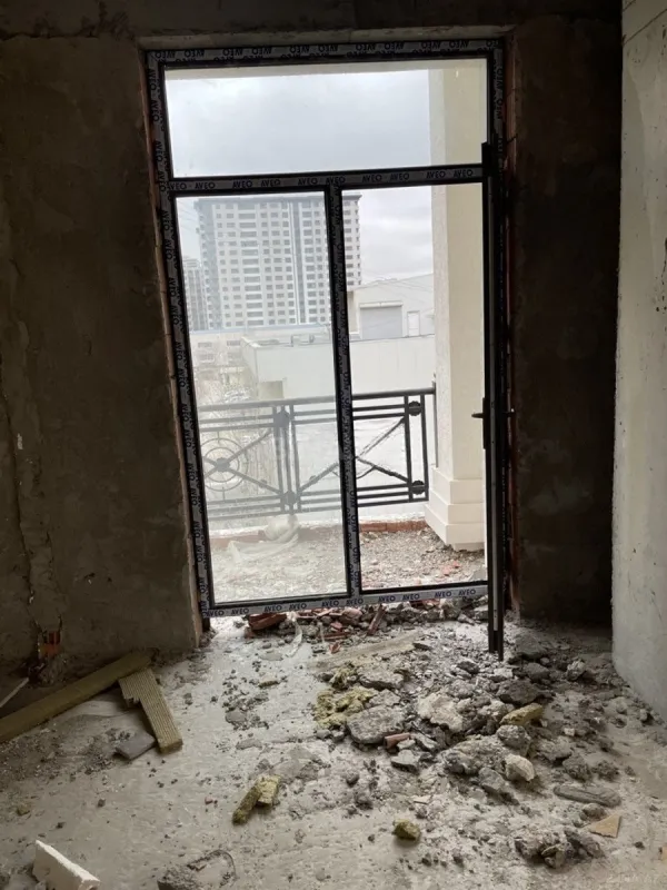 Satılır 3 otaqlı mənzil 137 m²