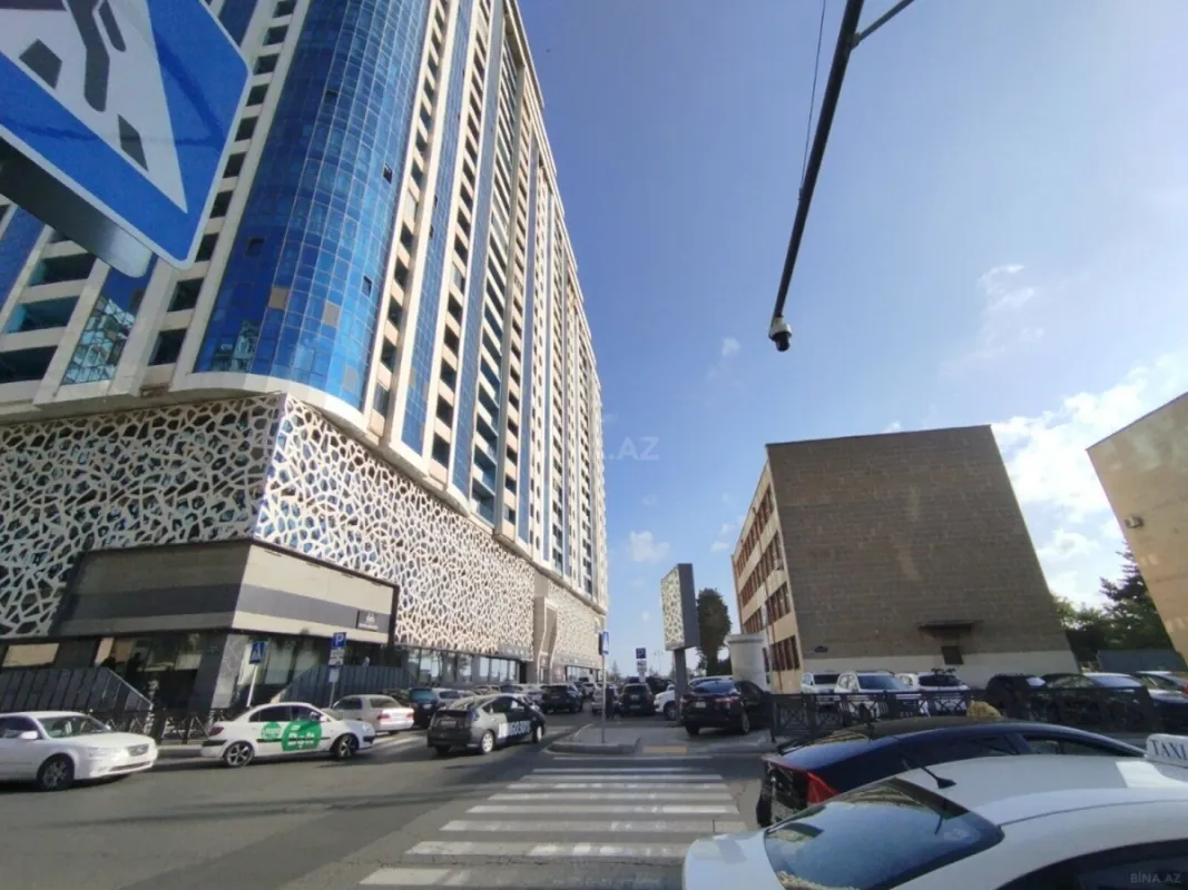 Kirayə verilir 4 otaqlı mənzil 205 m²