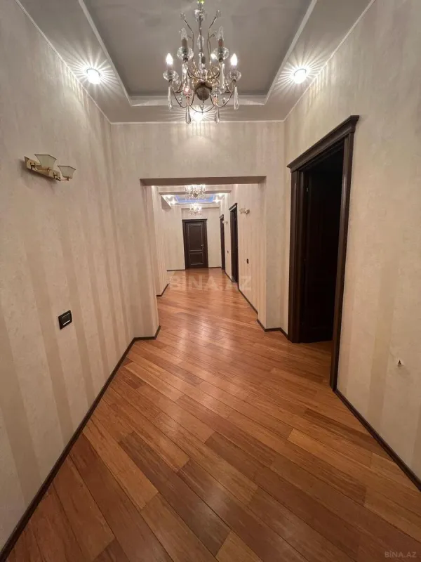 Kirayə verilir 4 otaqlı mənzil 205 m²