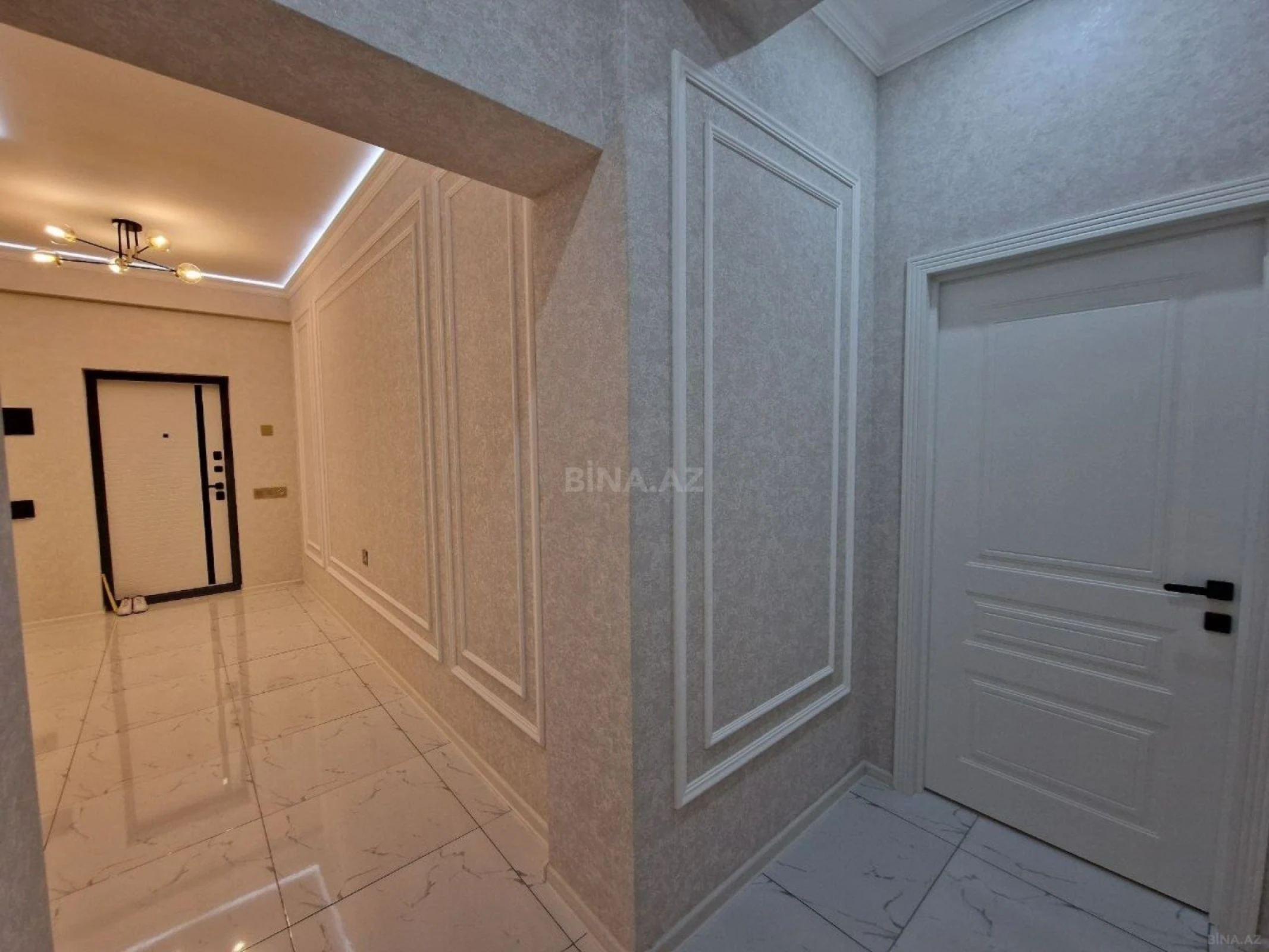 Satılır 2 otaqlı mənzil 83 m²