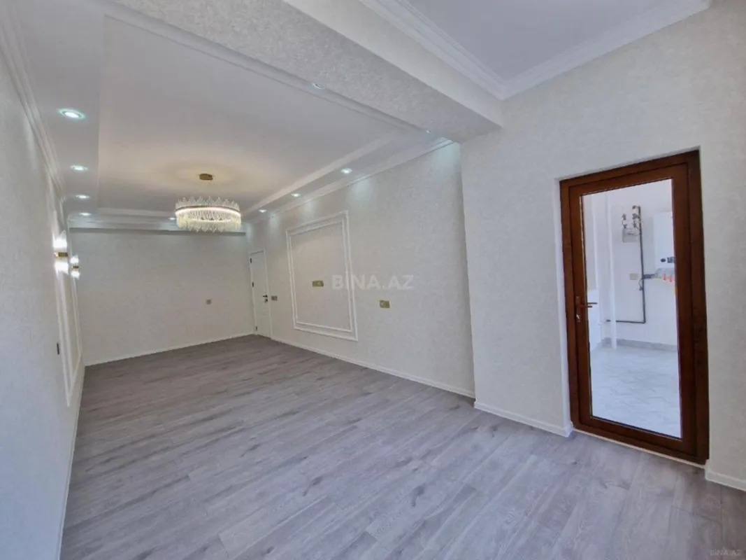 Satılır 2 otaqlı mənzil 83 m²