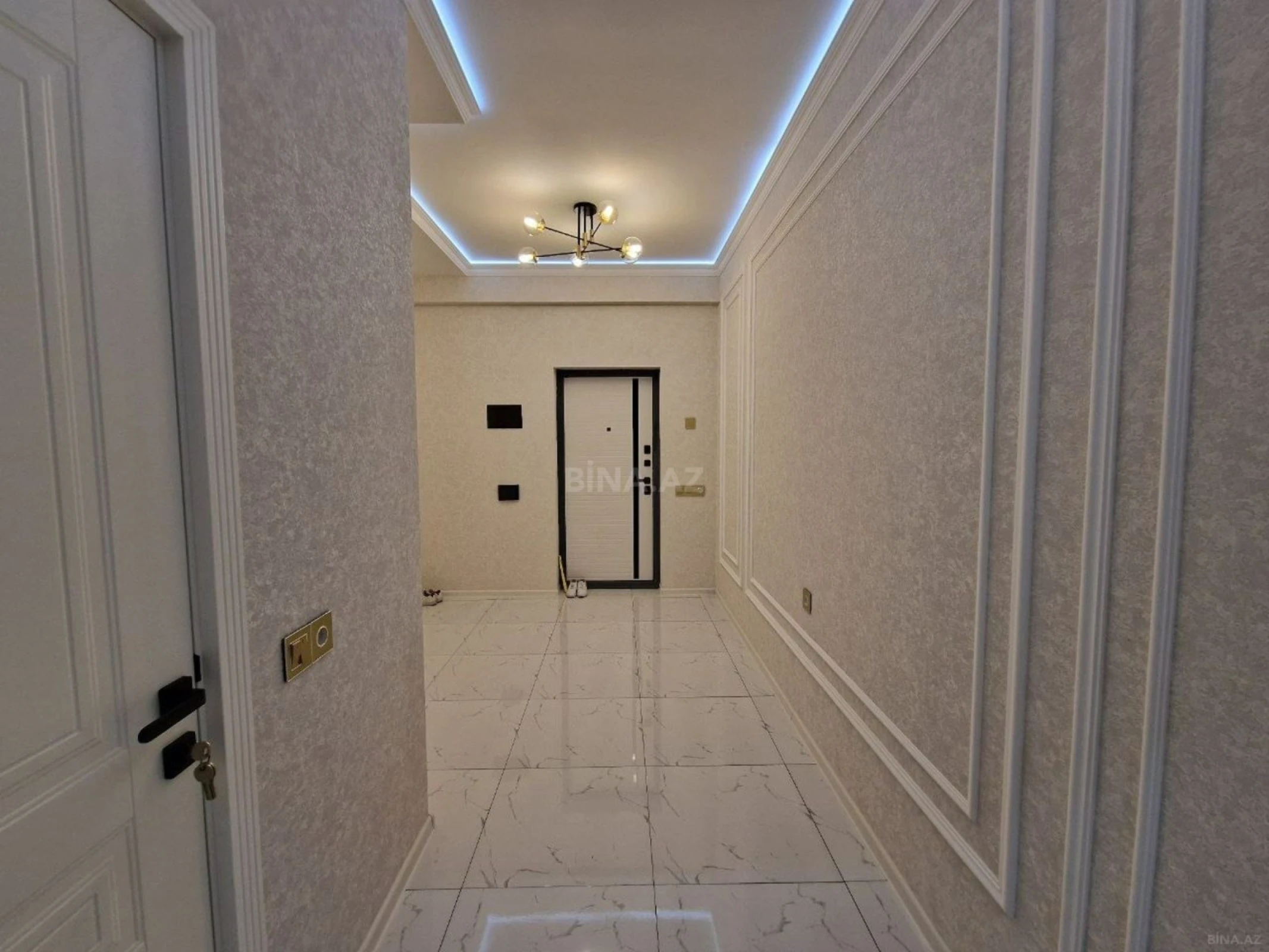 Satılır 2 otaqlı mənzil 83 m²