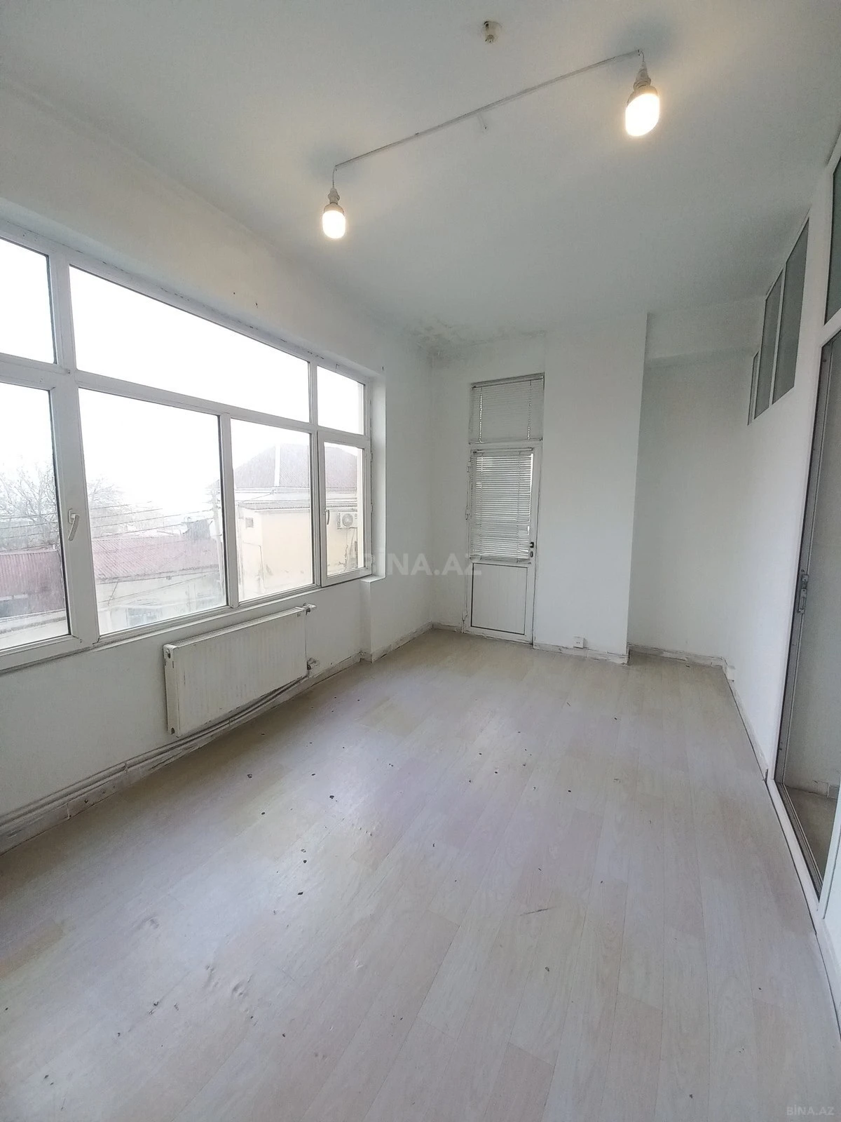 Kirayə verilir 6 otaqlı ofis 250 m²